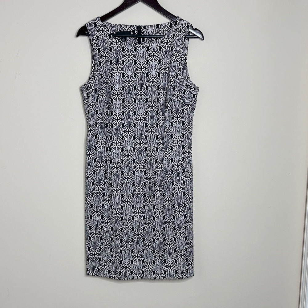 Elegant Black and White Patterned Dress